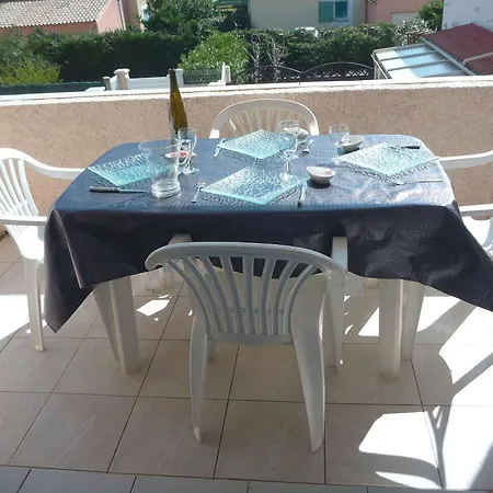 Lumineux Avec Clim, Terrasse Et Parking A - Fr-1-387-35 *