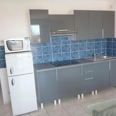 Lumineux Avec Clim, Terrasse Et Parking A - Fr-1-387-35 شقة *