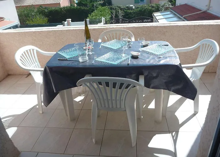 Lumineux Avec Clim, Terrasse Et Parking à - Fr-1-387-35 *