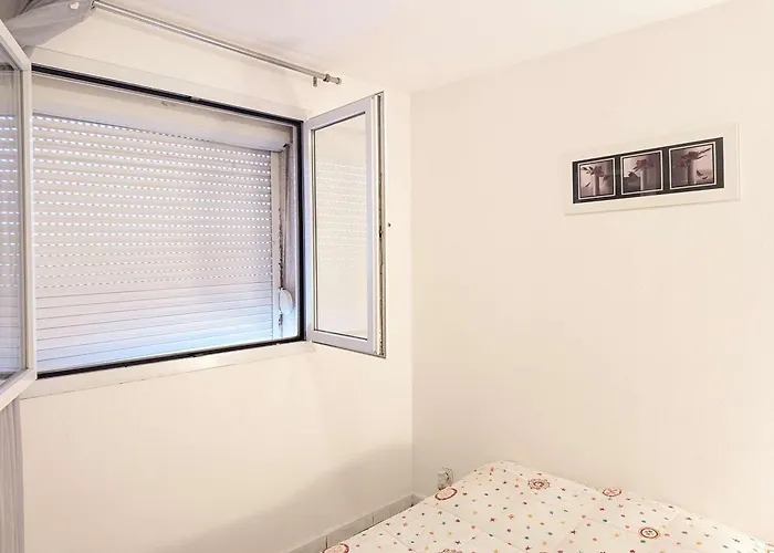 Lumineux Avec Clim, Terrasse Et Parking à - Fr-1-387-35
